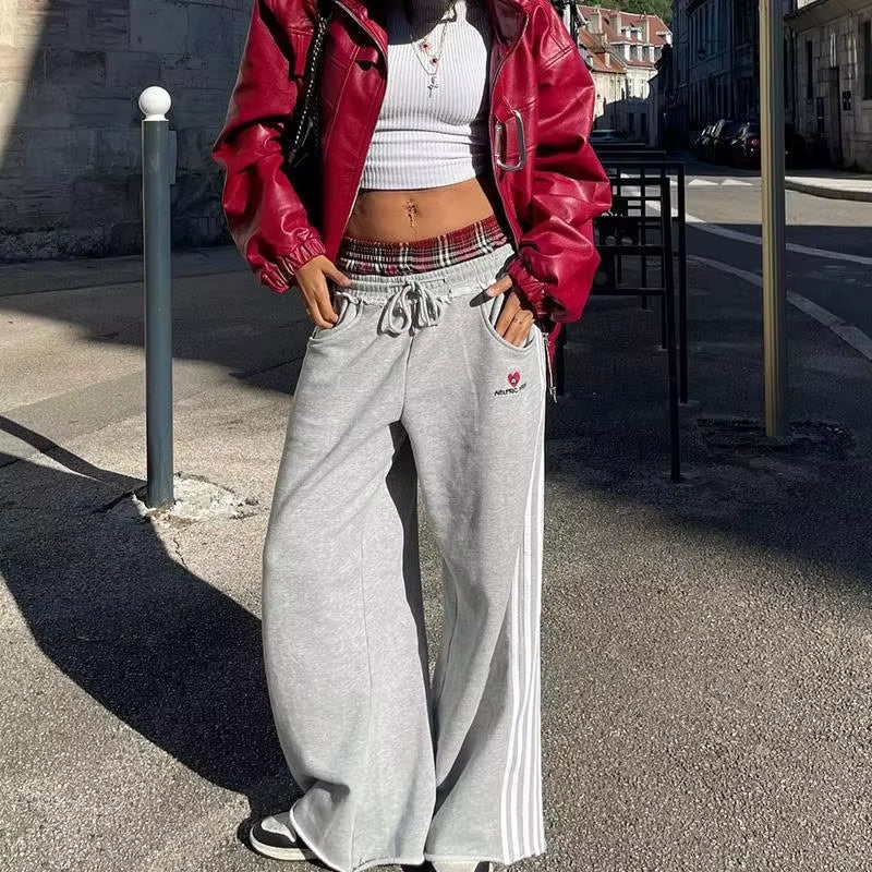 American Retro College Style Loose Fit Two-Piece Set with Double Waist Head Fake Bathroom Pants for Sports Leisure Fashion